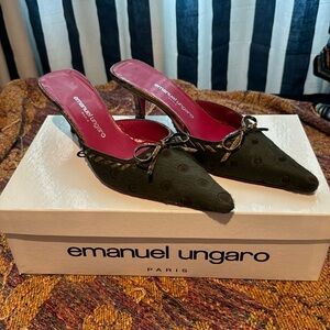 Emanuel Ungaro green heels